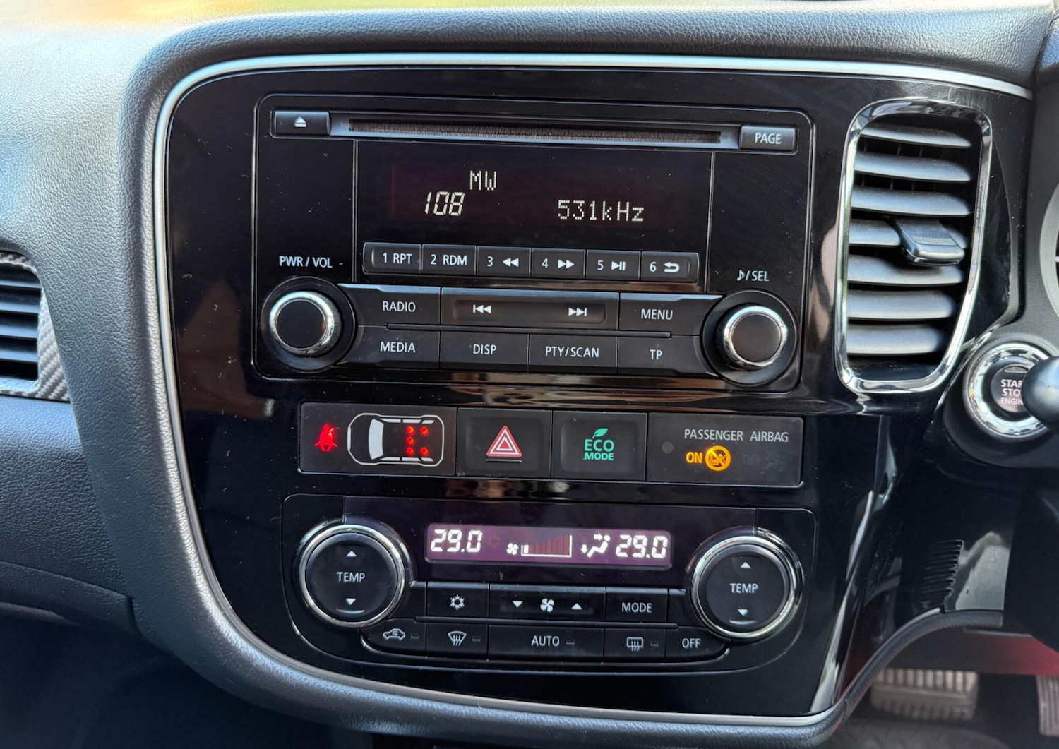 Used Mitsubishi Outlander 2017 for sale - 76371215: Photo 41