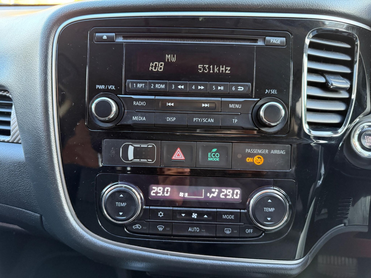 Used Mitsubishi Outlander 2017 for sale - 76371215: Photo 42