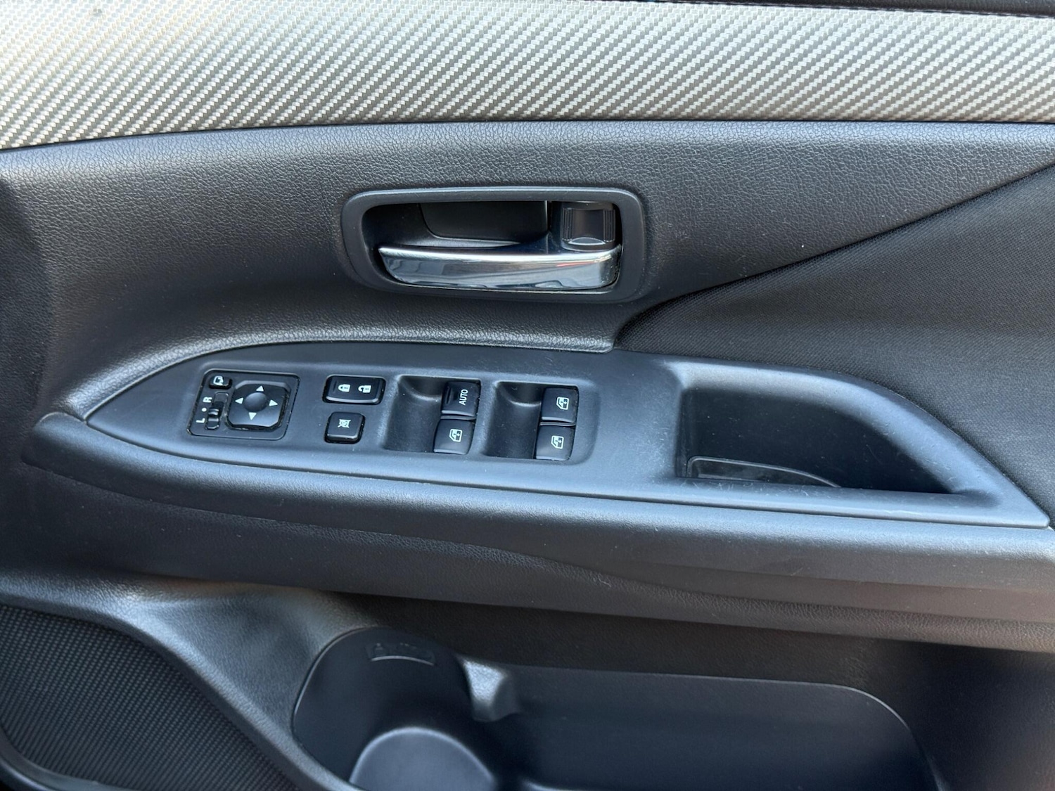 Used Mitsubishi Outlander 2017 for sale - 76371215: Photo 60