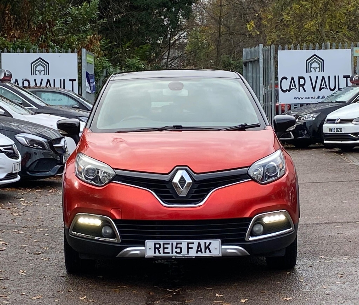 Used Renault Captur 2015 for sale - 76550299: Photo 2