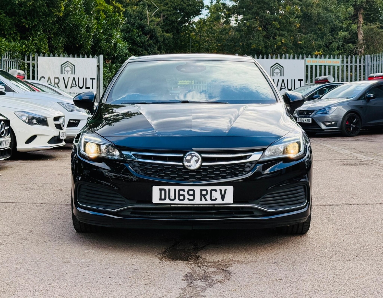 Used Vauxhall Astra 2019 for sale - 76371666: Photo 2