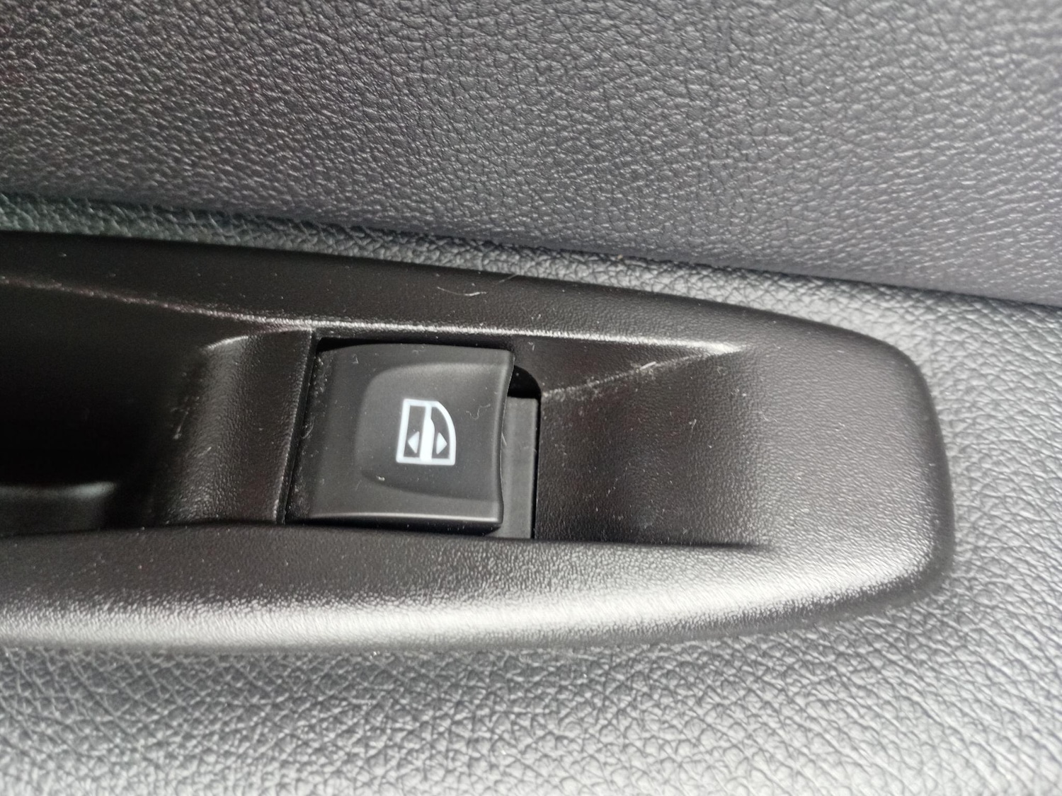Used Renault Captur 2018 for sale - 76370993: Photo 47
