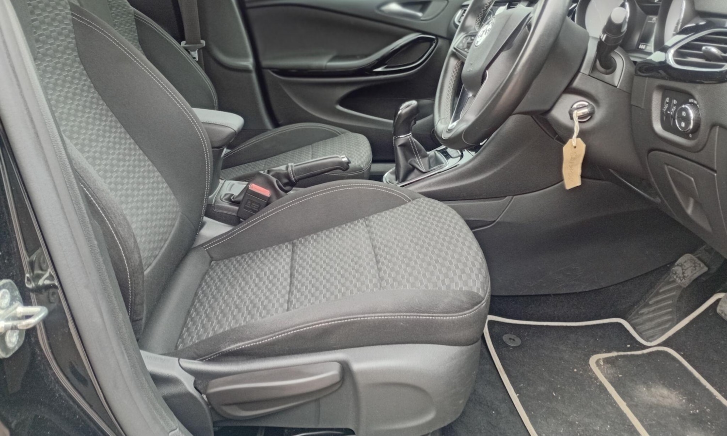 Used Vauxhall Astra 2017 for sale - 76370905: Photo 16