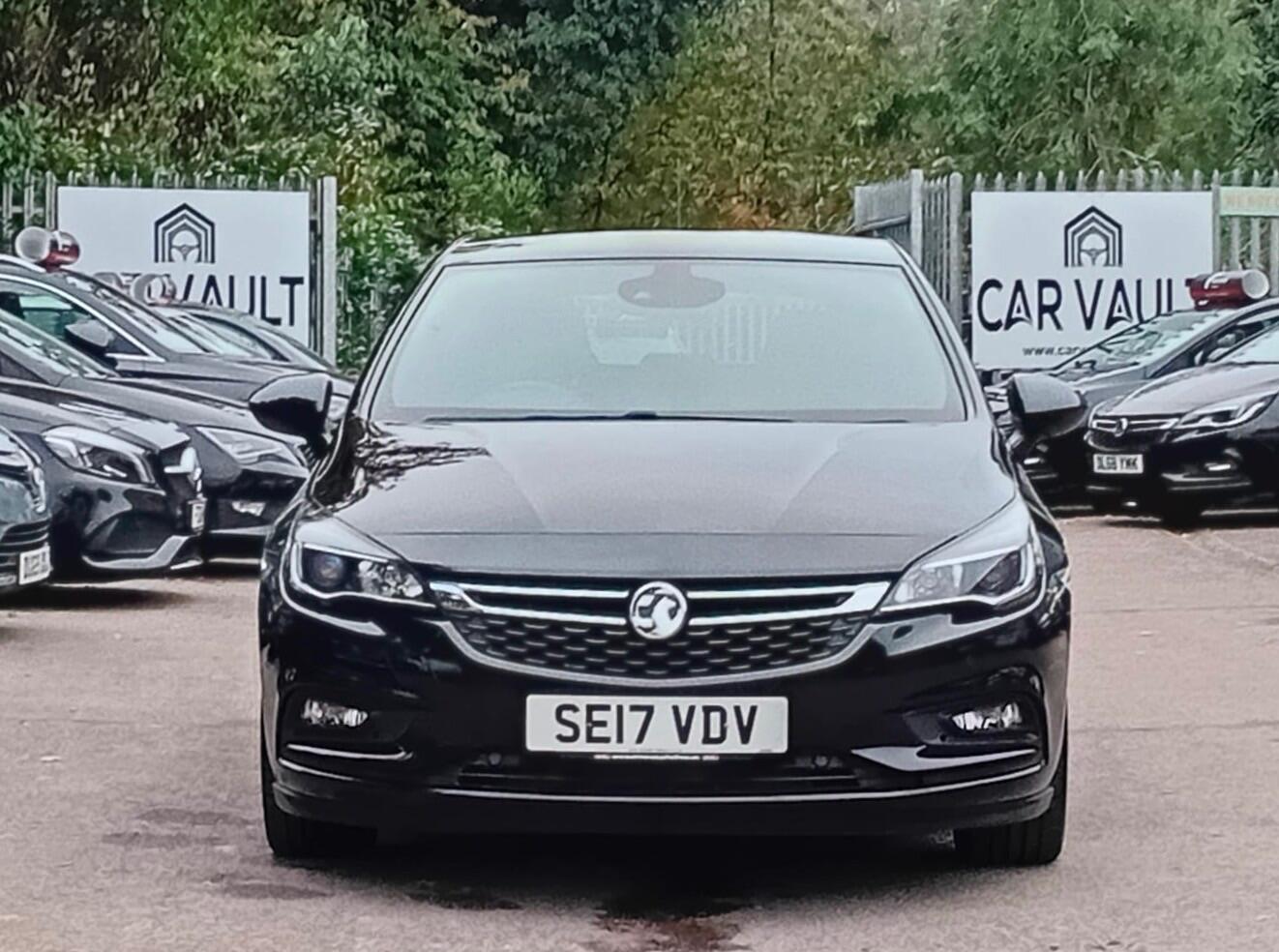 Used Vauxhall Astra 2017 for sale - 76370905: Photo 2