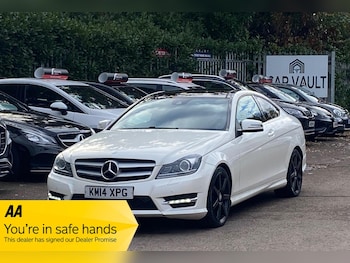 Used Mercedes-Benz C Class 2014 for sale - 76484855: Photo