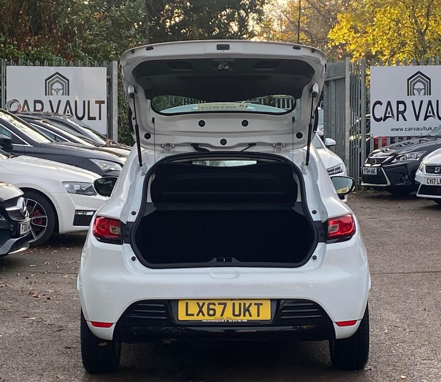 Used Renault Clio 2017 for sale - 76522004: Photo 18