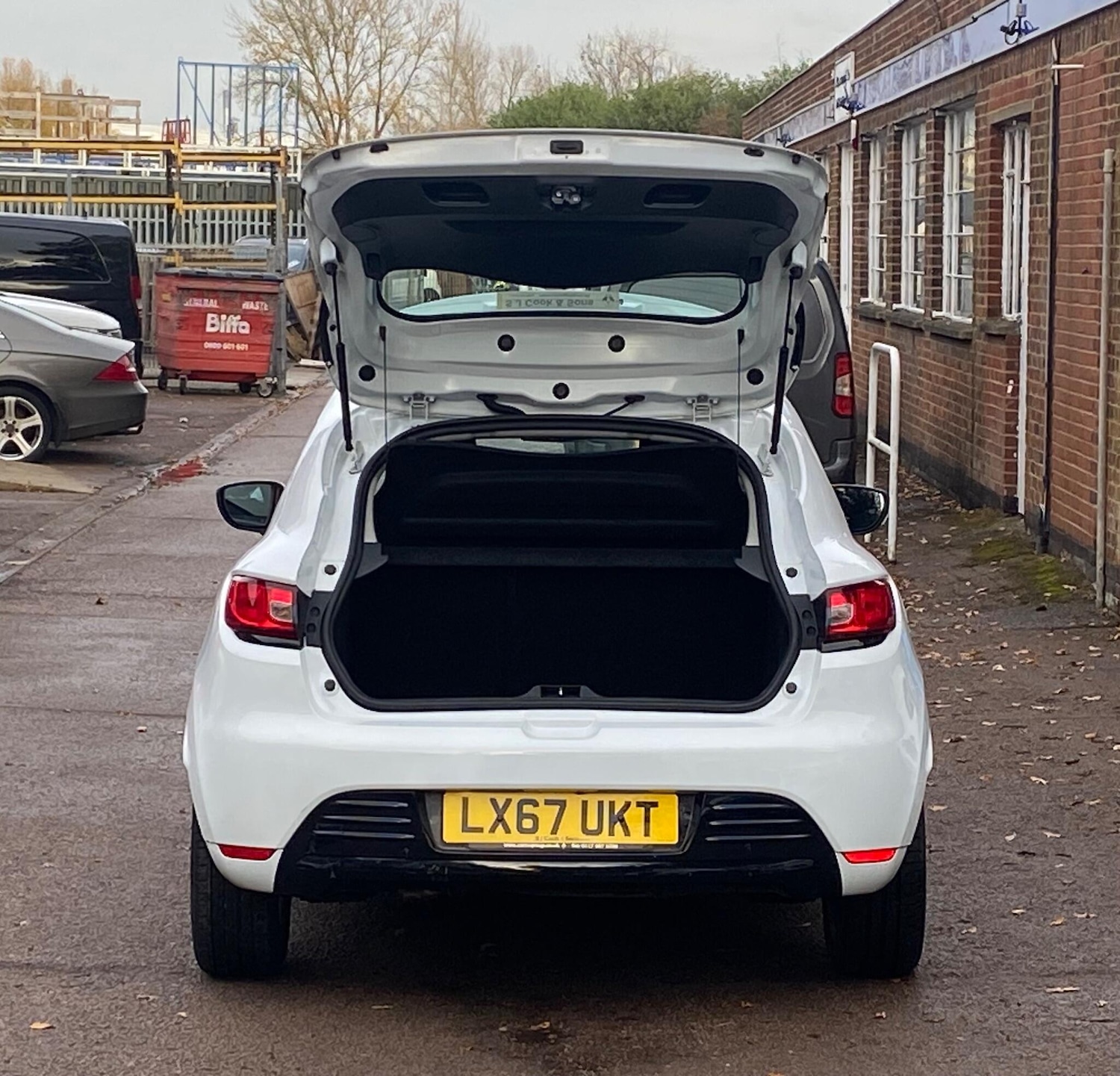 Used Renault Clio 2017 for sale - 76522004: Photo 25