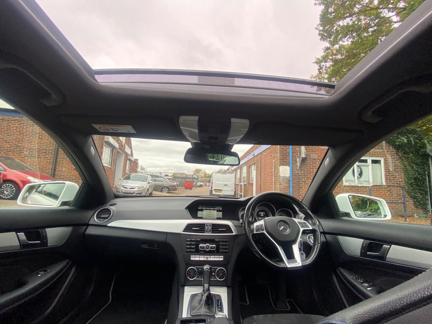 Used Mercedes-Benz C Class 2014 for sale - 76370362: Photo 16