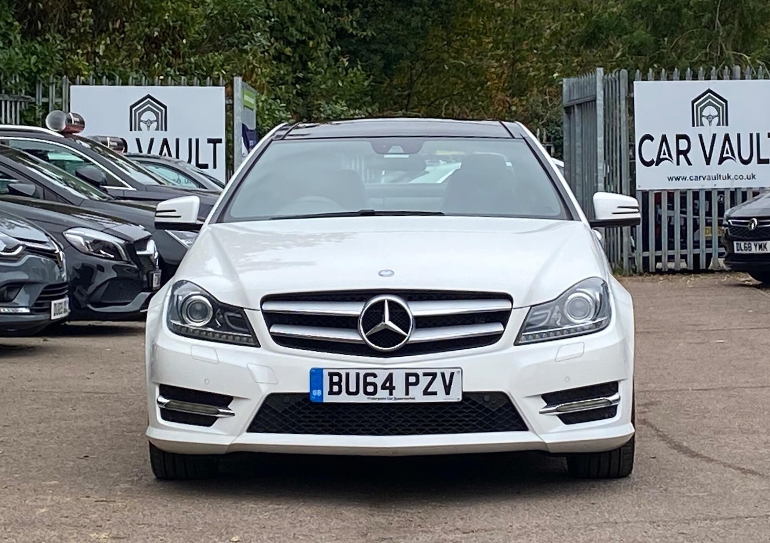 Used Mercedes-Benz C Class 2014 for sale - 76370362: Photo 2