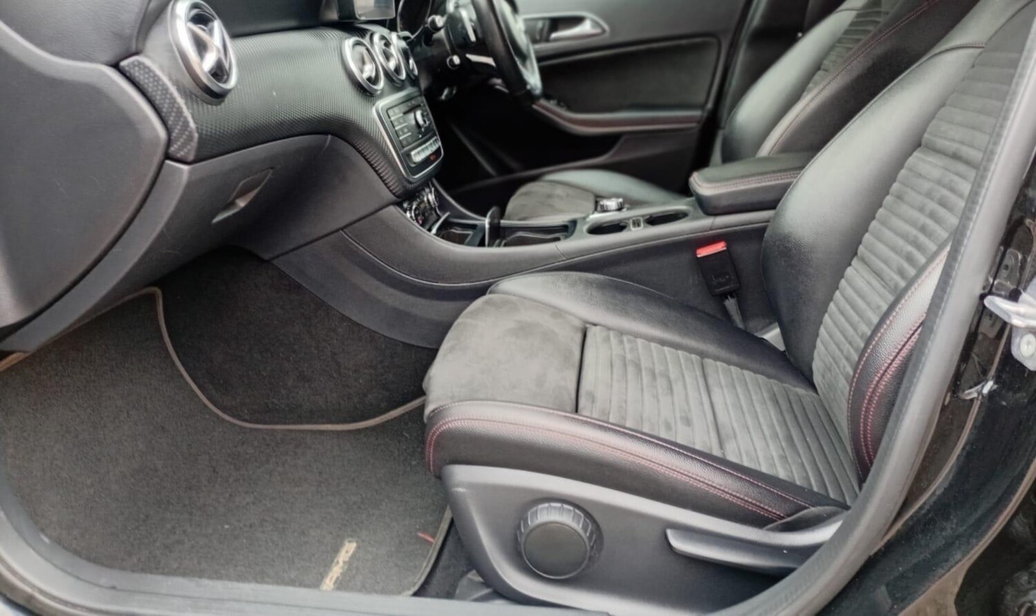 Used Mercedes-Benz A-Class 2018 for sale - 76370420: Photo 54