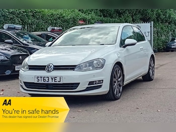 Used Volkswagen Golf 2013 for sale - 76370110: Photo