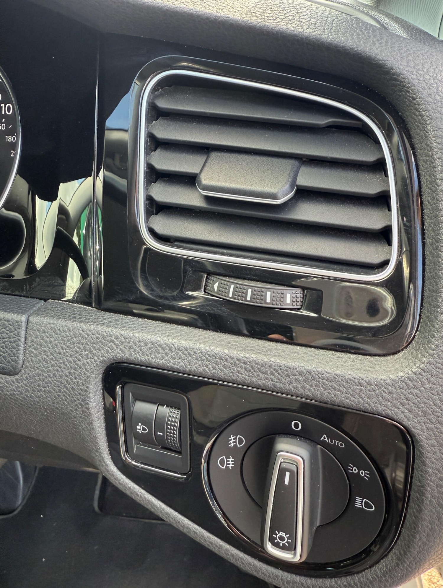 Used Volkswagen Golf 2013 for sale - 76370110: Photo 39