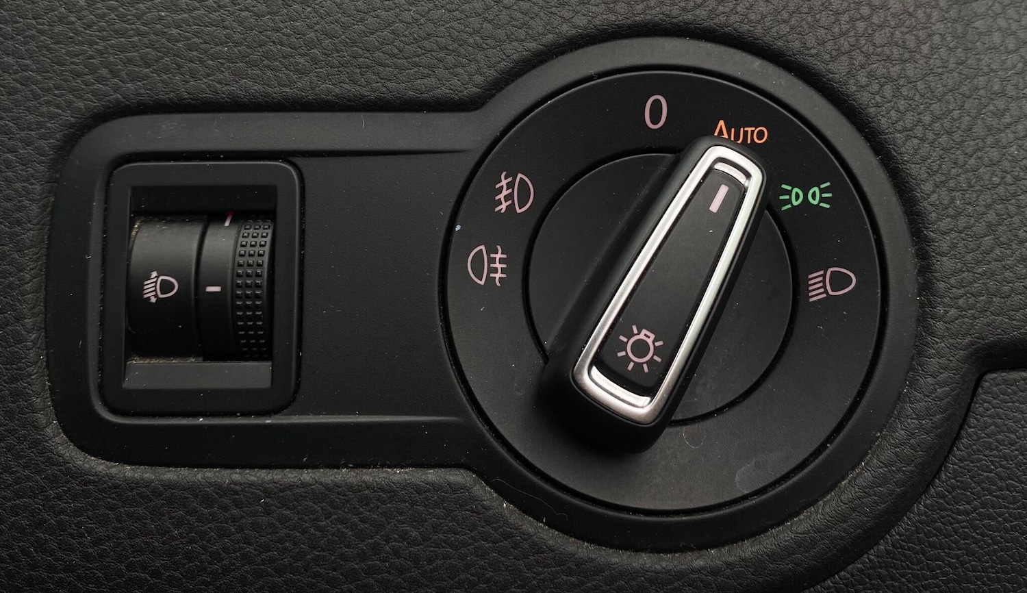 Used Volkswagen Polo 2016 for sale - 76657710: Photo 29