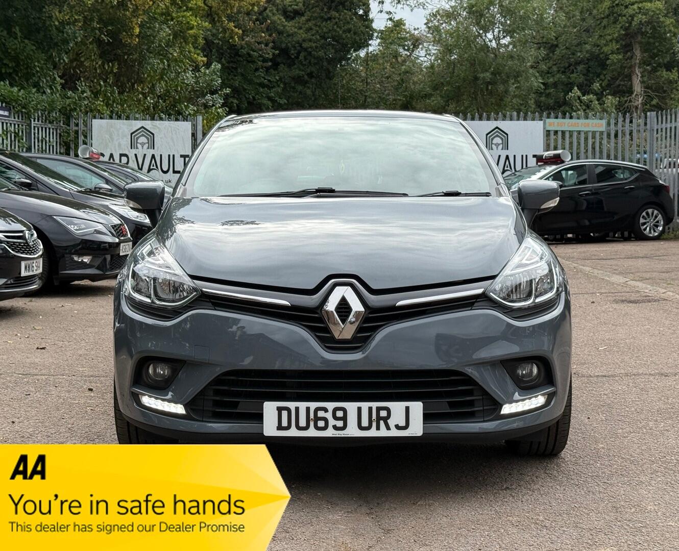 Used Renault Clio 2019 for sale - 76370116: Photo 2