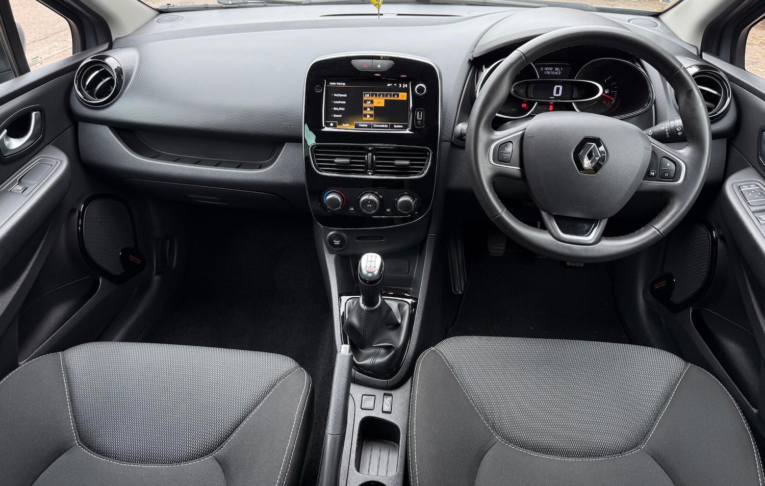 Used Renault Clio 2019 for sale - 76370116: Photo 21
