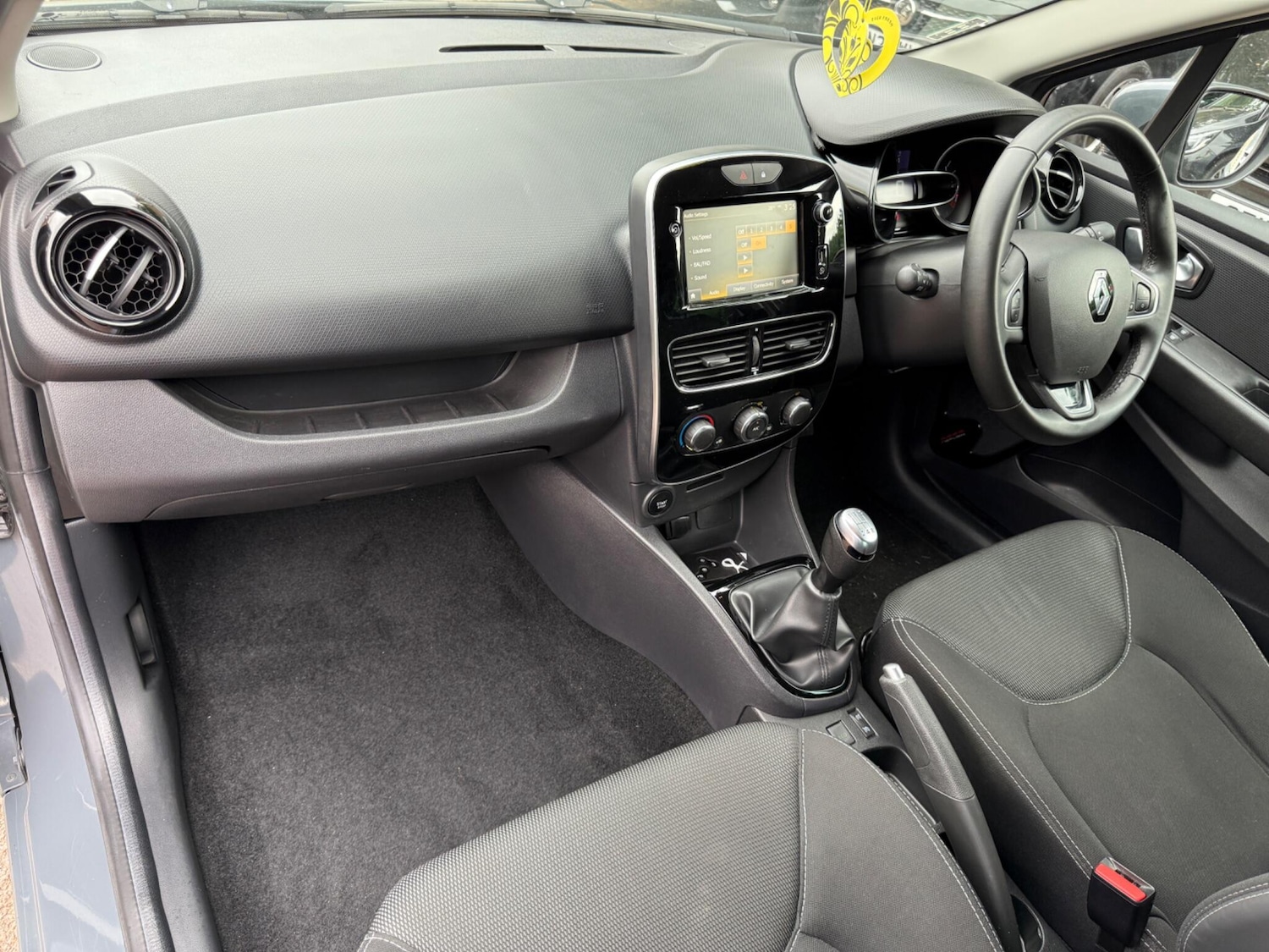 Used Renault Clio 2019 for sale - 76370116: Photo 22