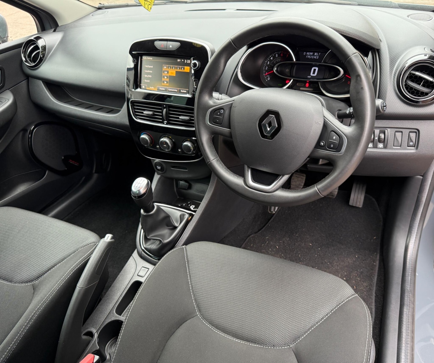 Used Renault Clio 2019 for sale - 76370116: Photo 23