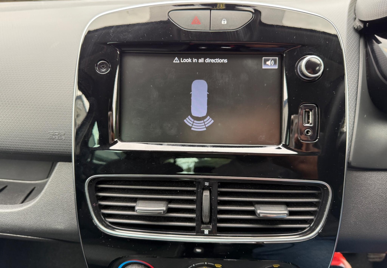 Used Renault Clio 2019 for sale - 76370116: Photo 31
