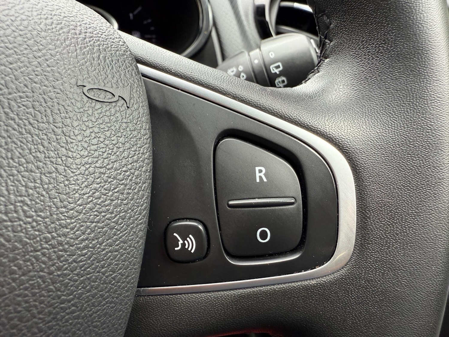 Used Renault Clio 2019 for sale - 76370116: Photo 42