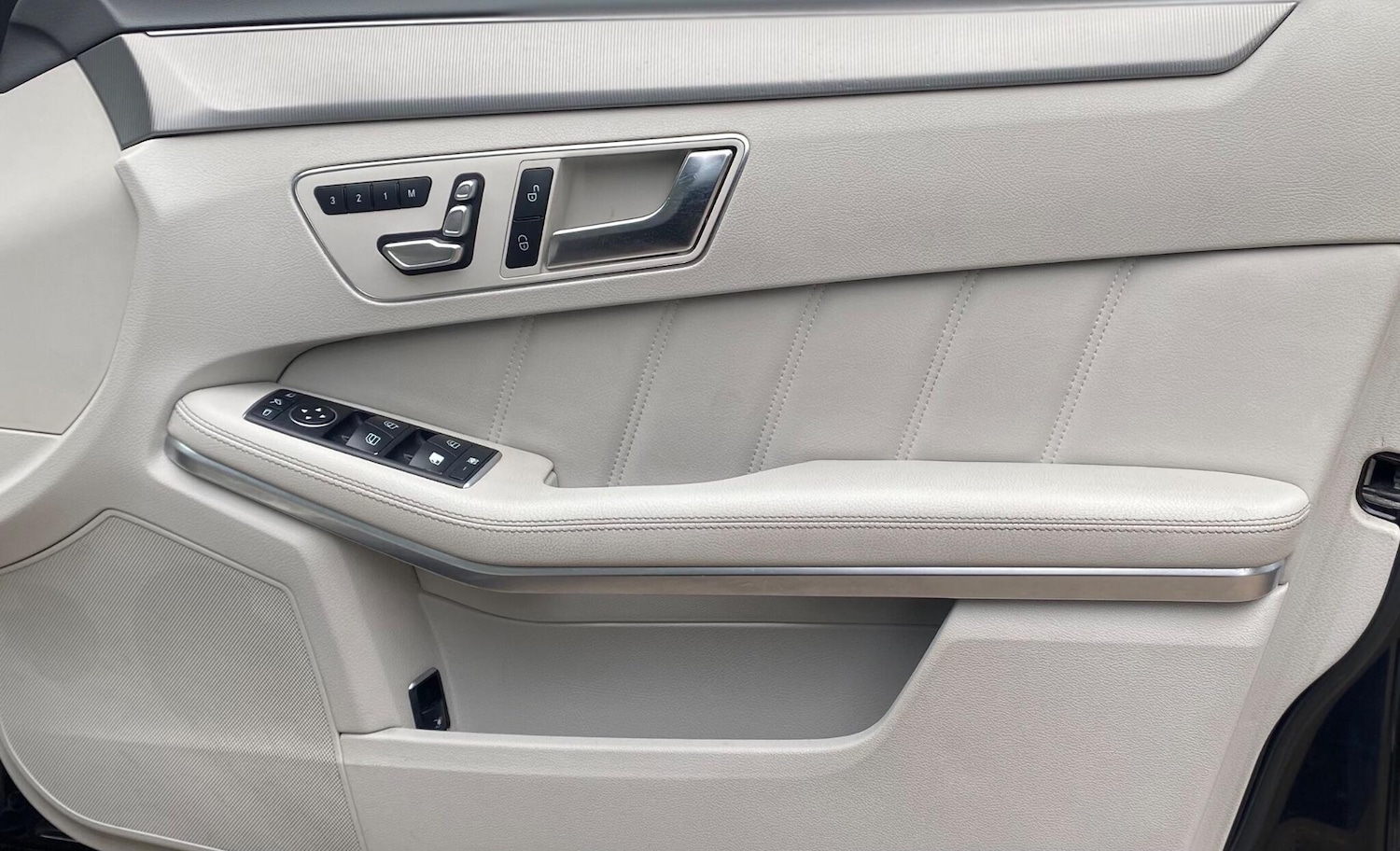 Used Mercedes-Benz E Class 2016 for sale - 76370875: Photo 39