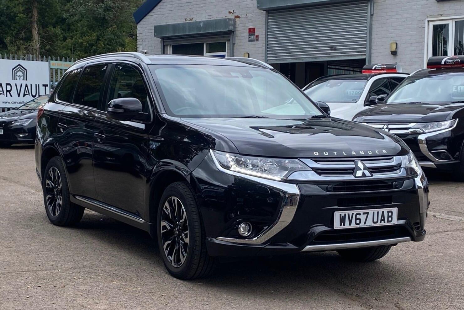Used Mitsubishi Outlander 2017 for sale - 76370308: Photo 11