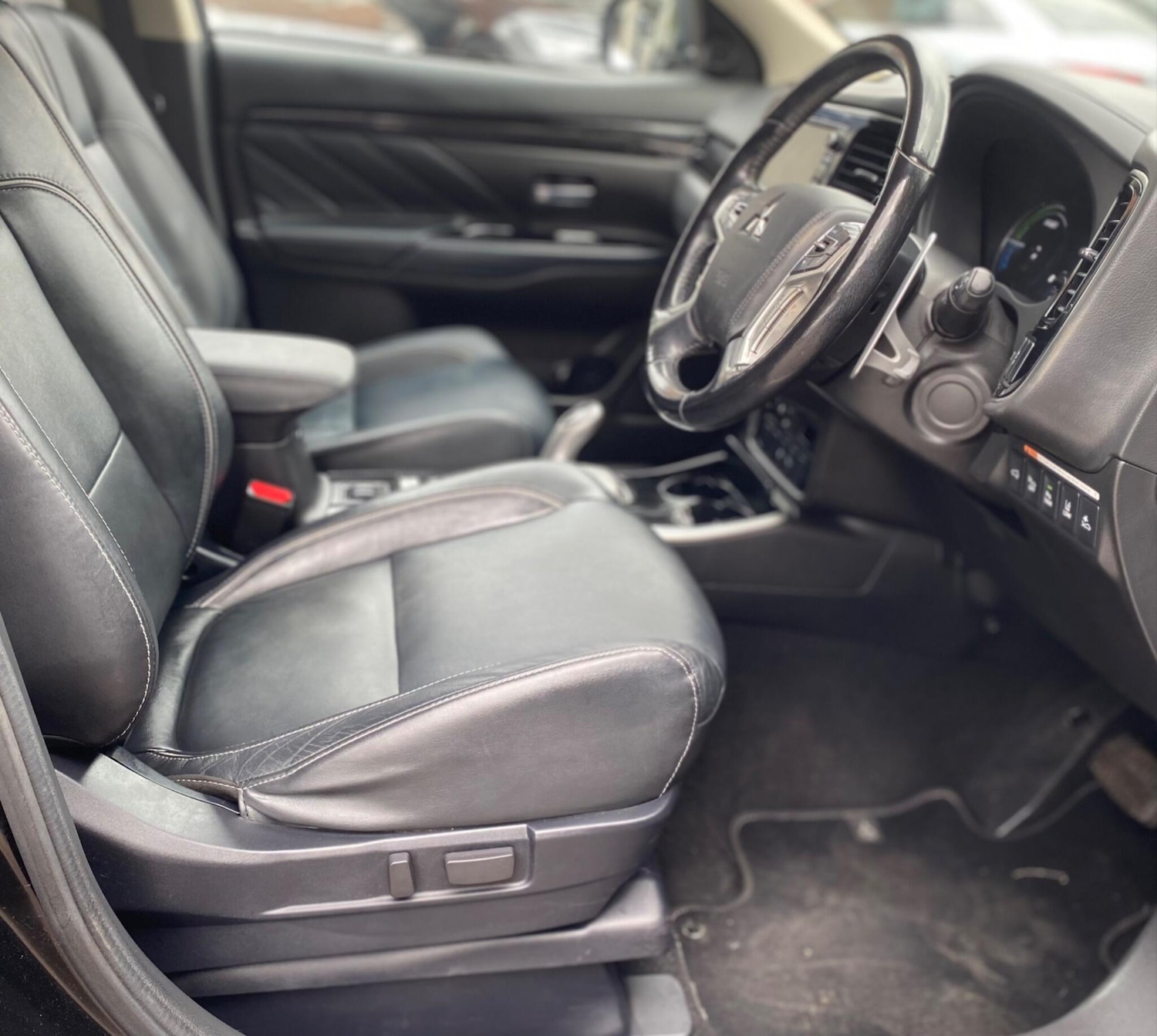 Used Mitsubishi Outlander 2017 for sale - 76370308: Photo 17