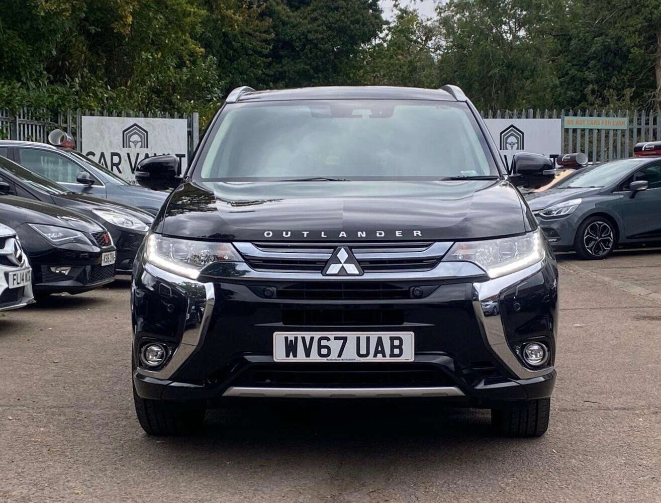 Used Mitsubishi Outlander 2017 for sale - 76370308: Photo 2