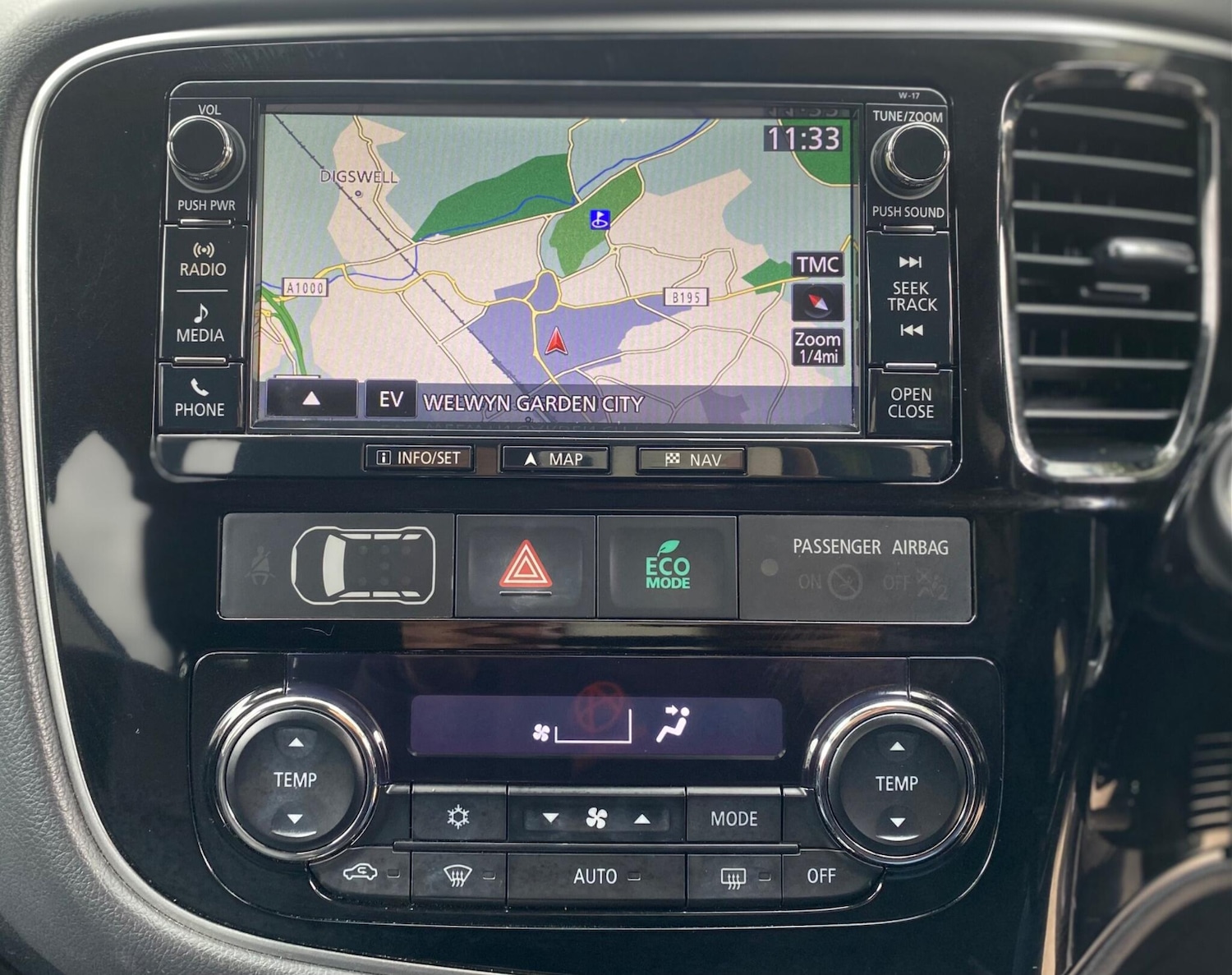 Used Mitsubishi Outlander 2017 for sale - 76370308: Photo 28