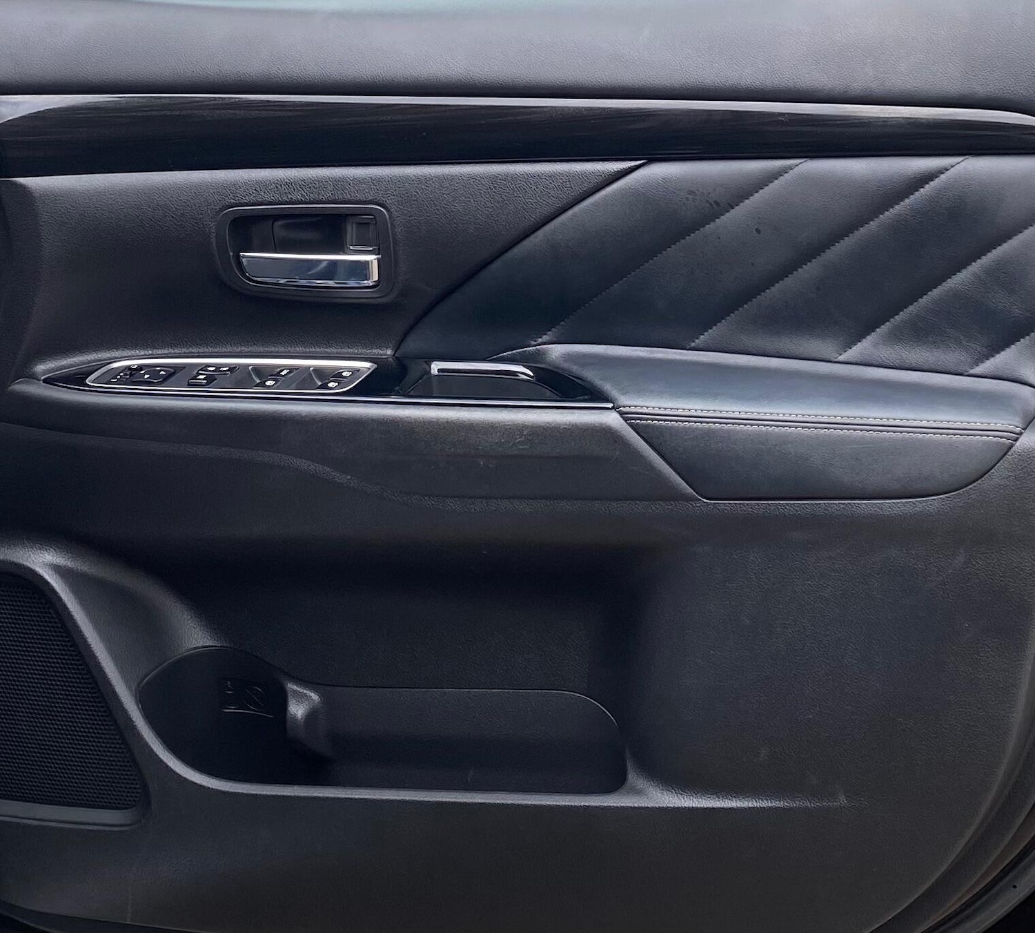 Used Mitsubishi Outlander 2017 for sale - 76370308: Photo 46