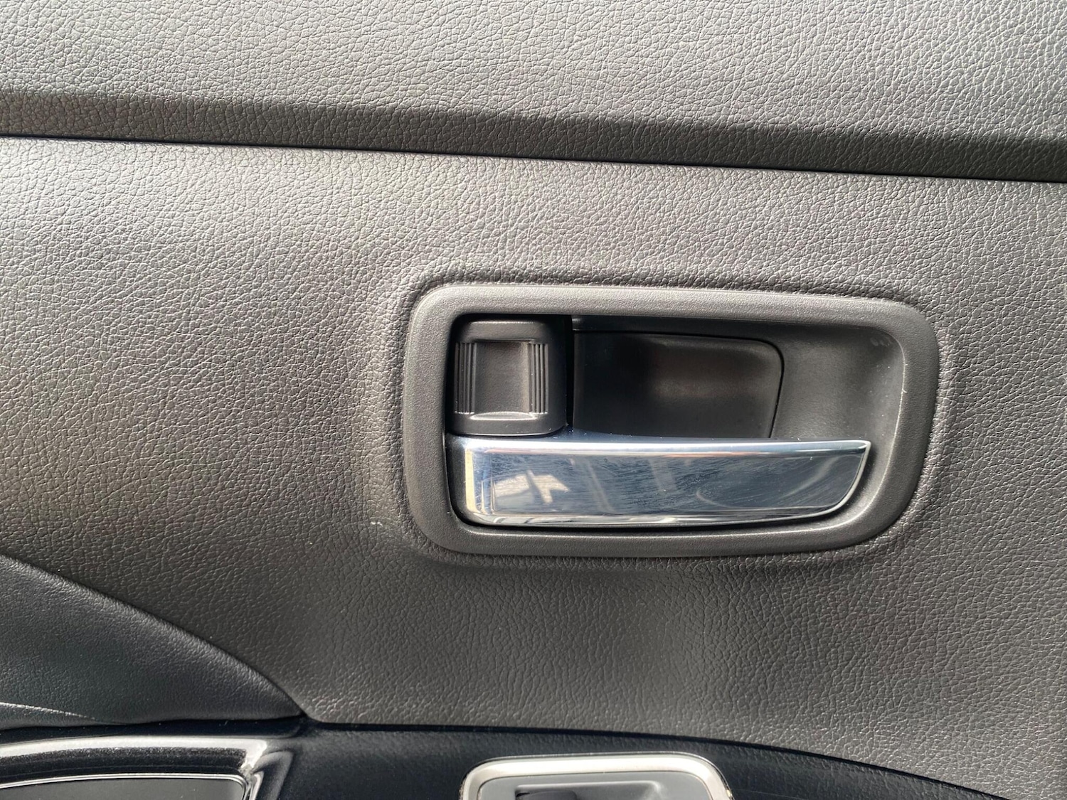 Used Mitsubishi Outlander 2017 for sale - 76370308: Photo 56