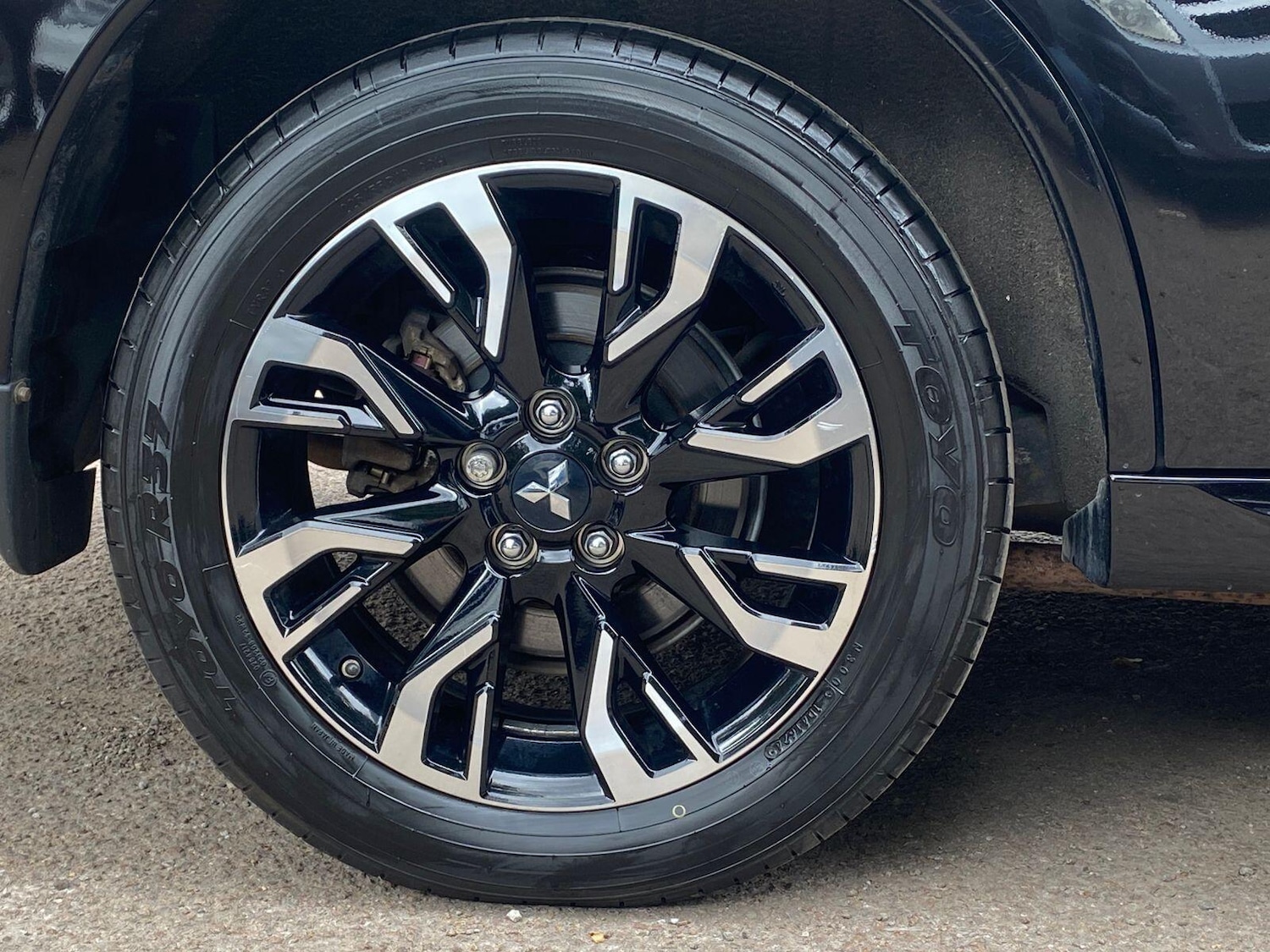 Used Mitsubishi Outlander 2017 for sale - 76370308: Photo 65