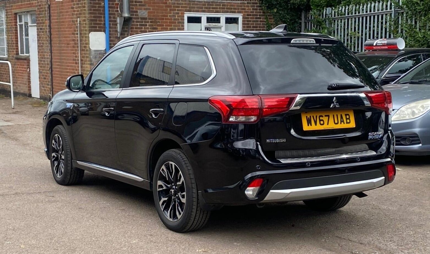 Used Mitsubishi Outlander 2017 for sale - 76370308: Photo 8