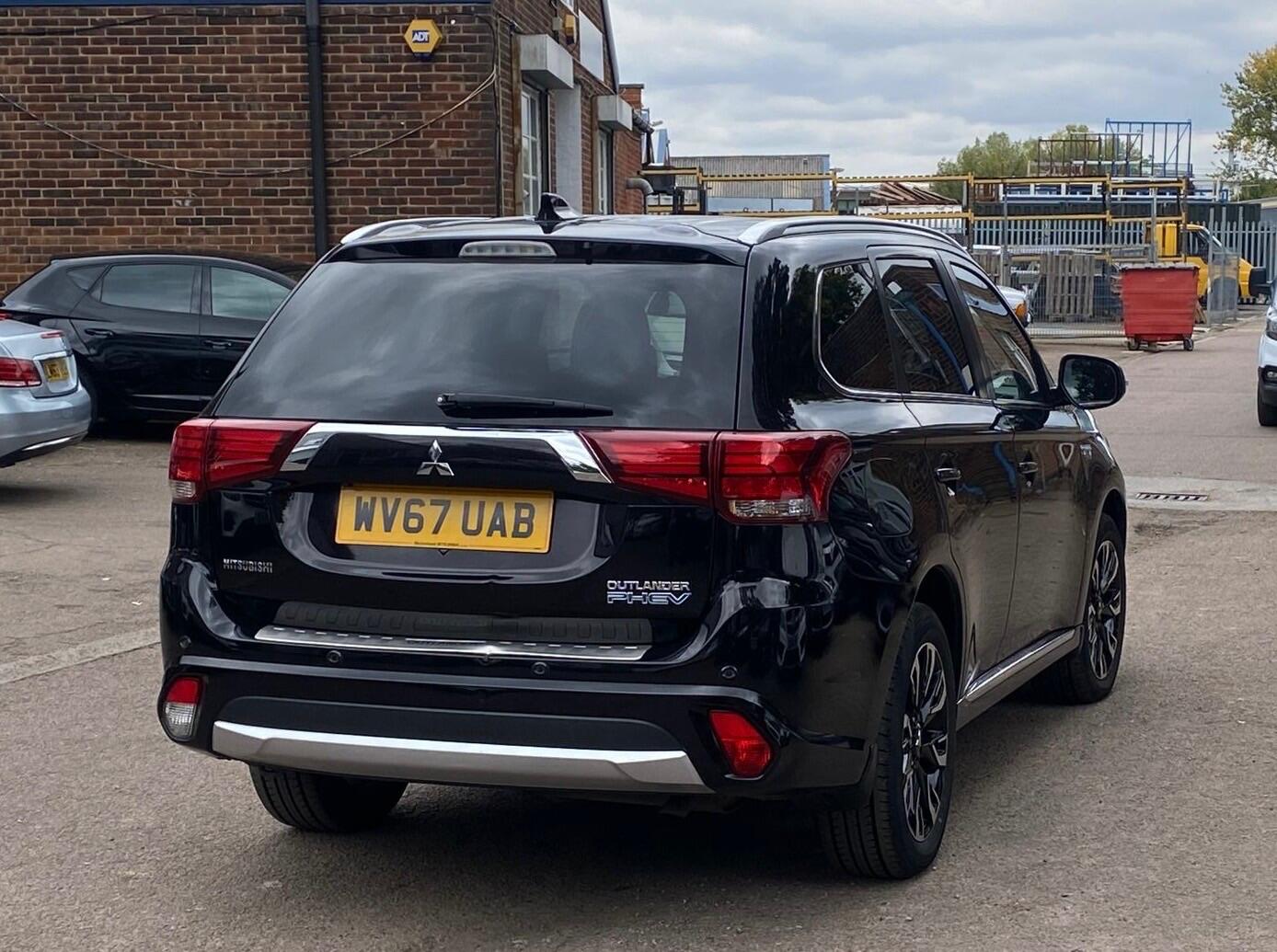 Used Mitsubishi Outlander 2017 for sale - 76370308: Photo 9