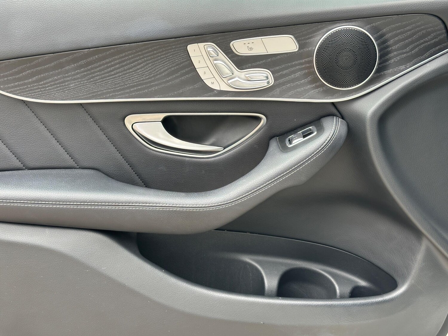 Used Mercedes-Benz GLC 2016 for sale - 76370084: Photo 36