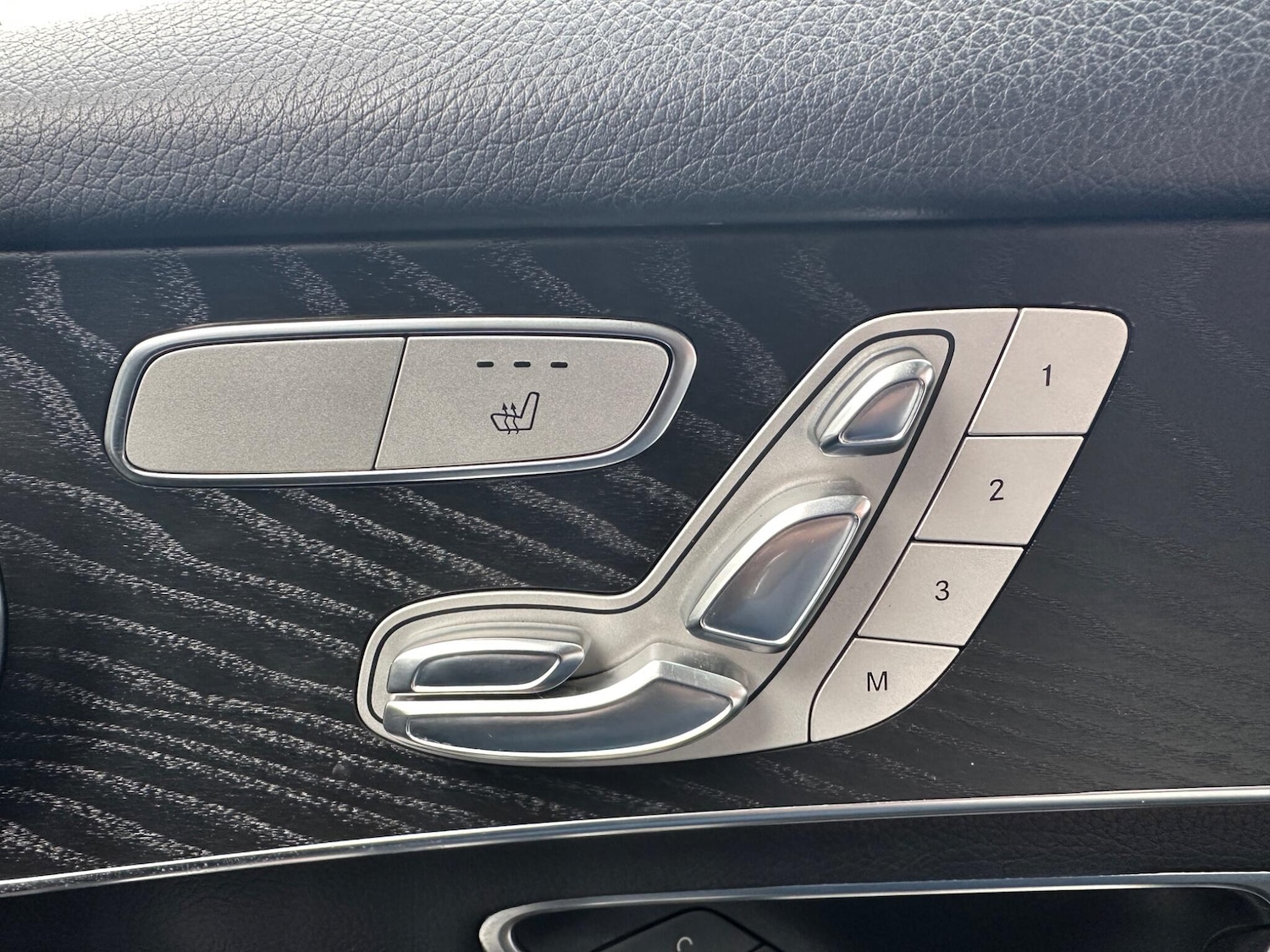 Used Mercedes-Benz GLC 2016 for sale - 76370084: Photo 65