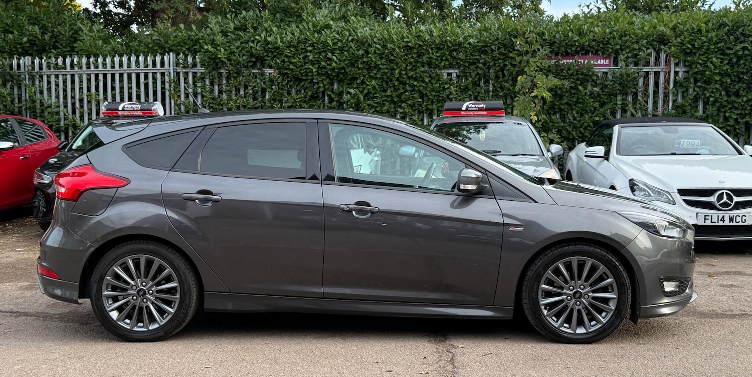 Used Ford Focus 2017 for sale - 76371063: Photo 11