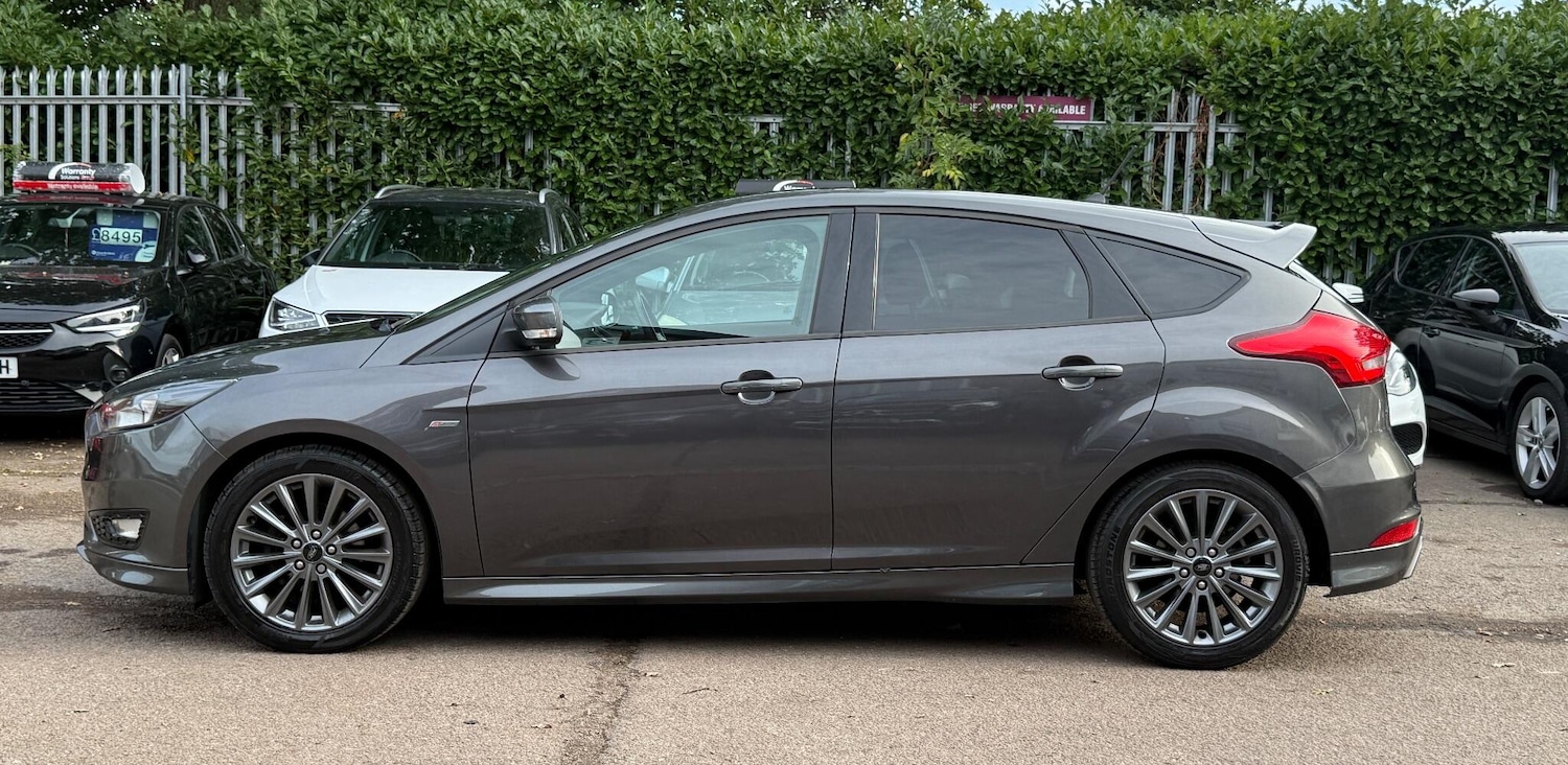 Used Ford Focus 2017 for sale - 76371063: Photo 6