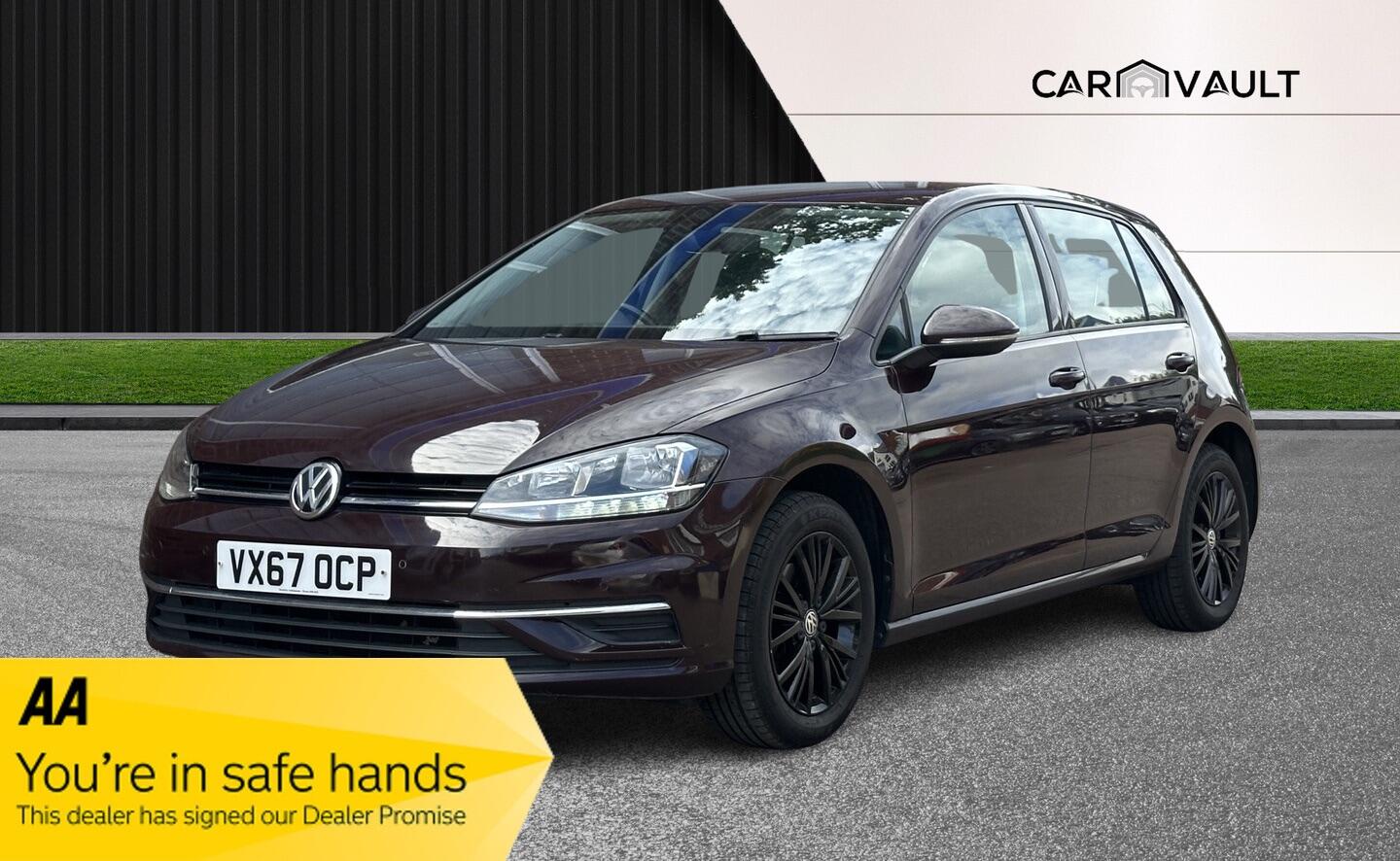 Used Volkswagen Golf 2017 for sale - 76371432: Photo 1