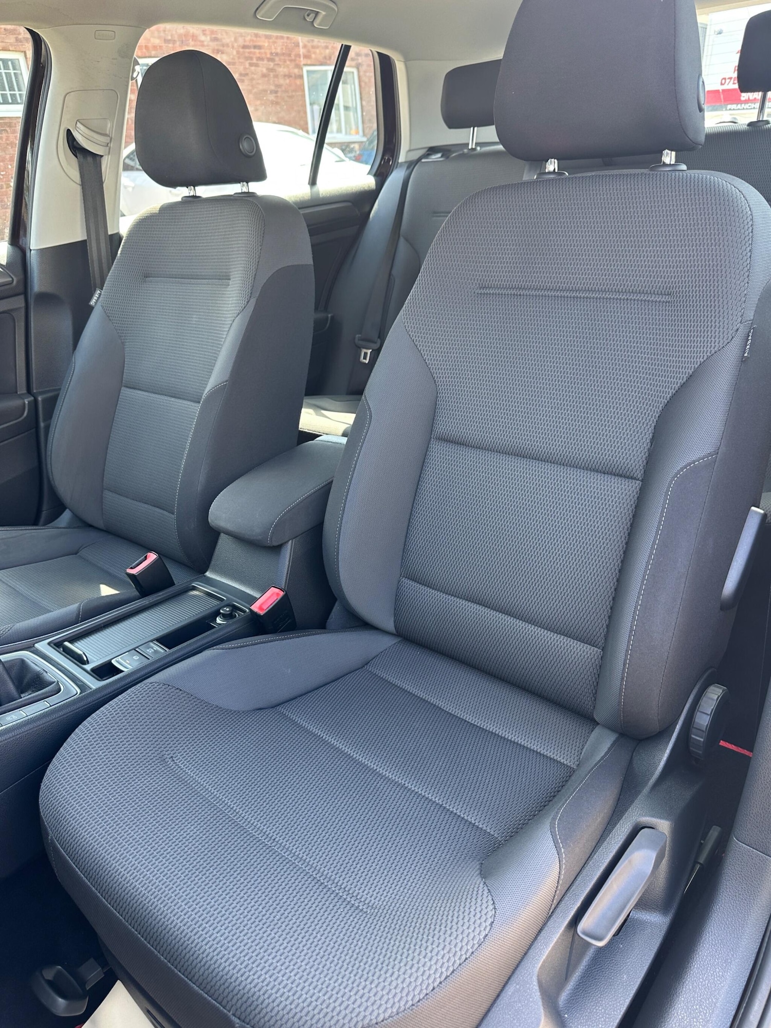 Used Volkswagen Golf 2017 for sale - 76371432: Photo 16