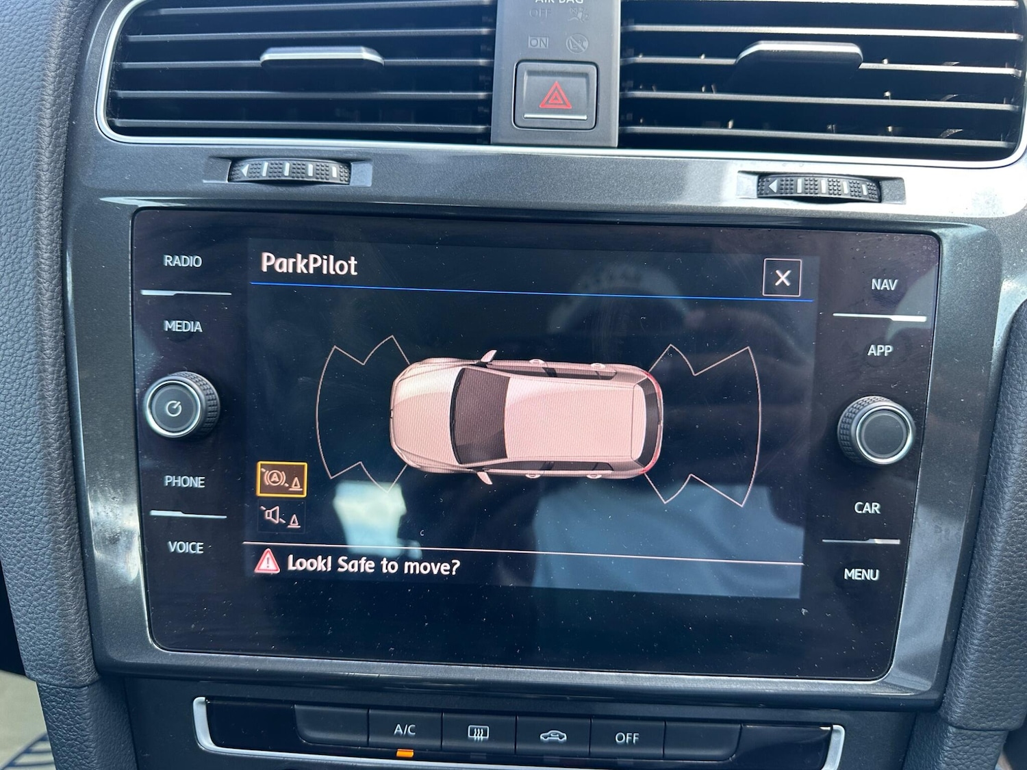 Used Volkswagen Golf 2017 for sale - 76371432: Photo 52