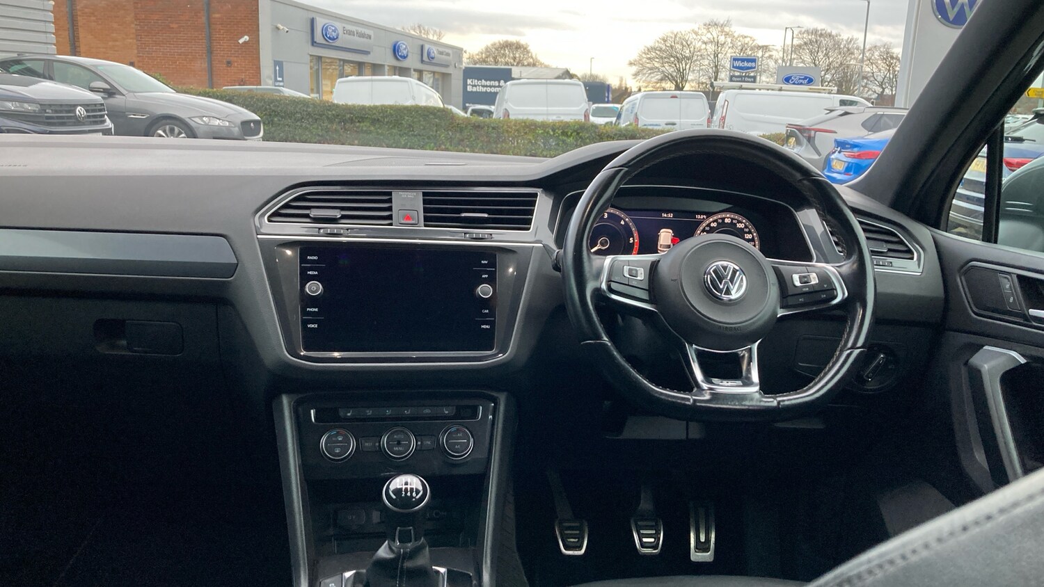 Used Volkswagen Tiguan 2018 for sale - 76694147: Photo 9