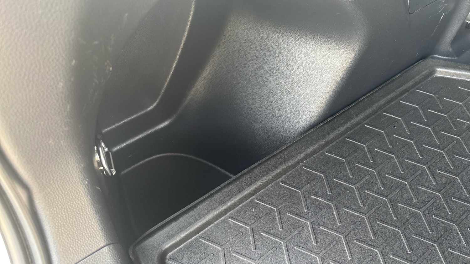 Used Toyota Yaris Cross 2023 for sale - 75997291: Photo 28