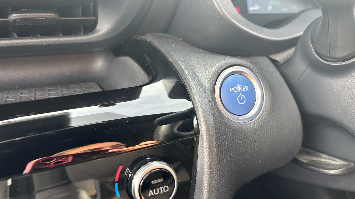 Used Toyota Yaris Cross 2023 for sale - 75997291: Photo 42