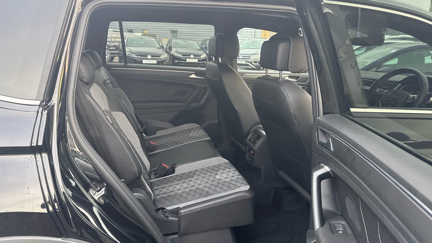 Used Volkswagen Tiguan Allspace 2024 for sale - 76412384: Photo 16