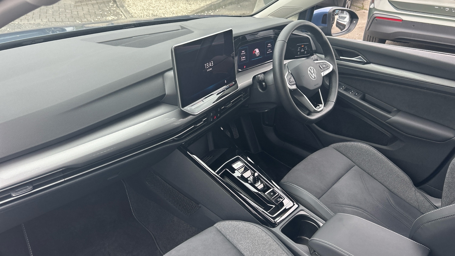 Used Volkswagen Golf 2025 for sale - 78108139: Photo 2