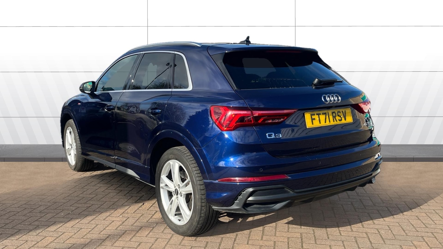 Used Audi Q3 2021 for sale - 76352904: Photo 2