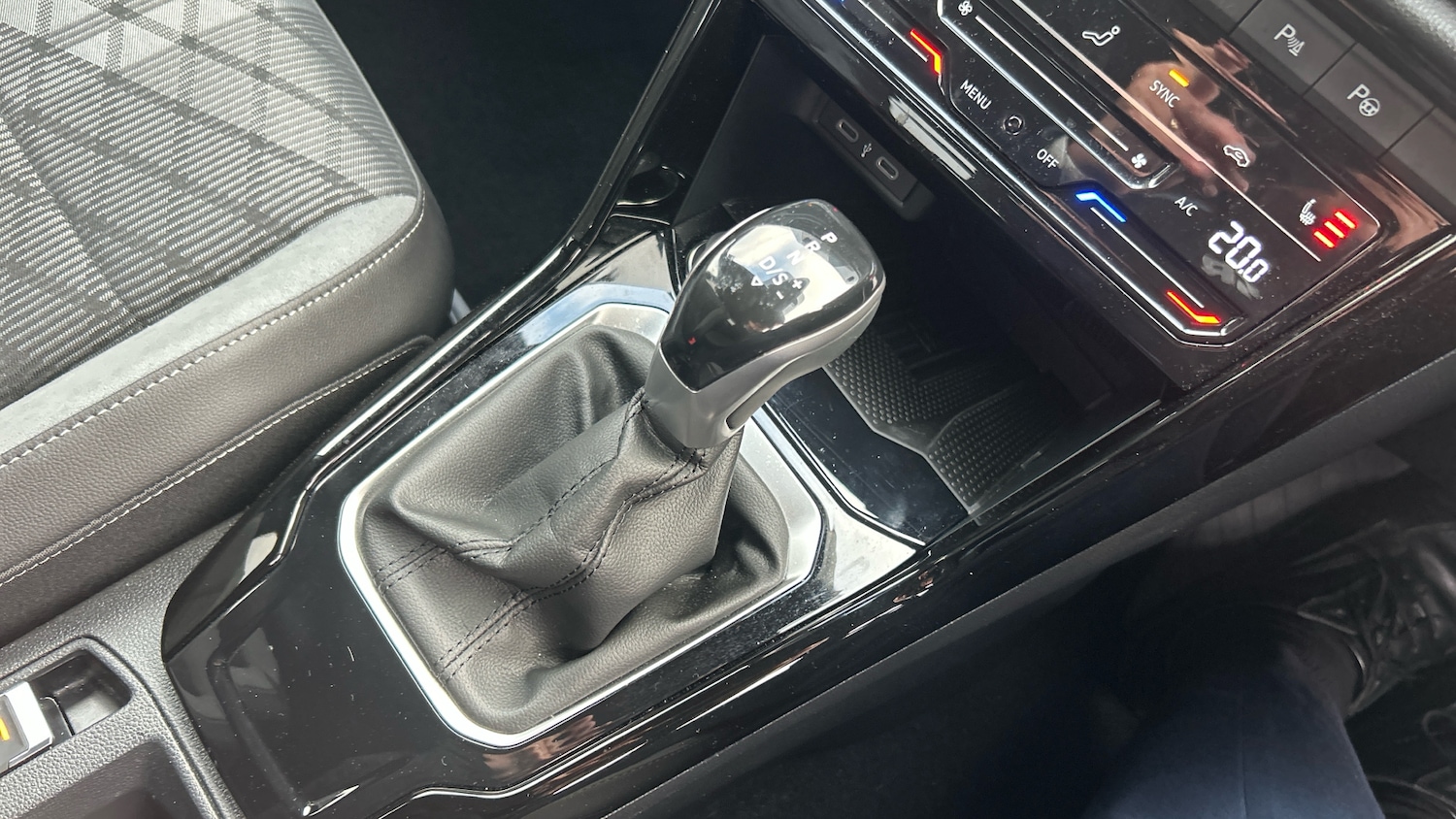 Used Volkswagen T-Roc 2025 for sale - 77431554: Photo 14