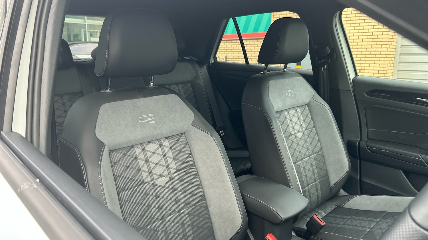 Used Volkswagen T-Roc 2025 for sale - 77431554: Photo 23