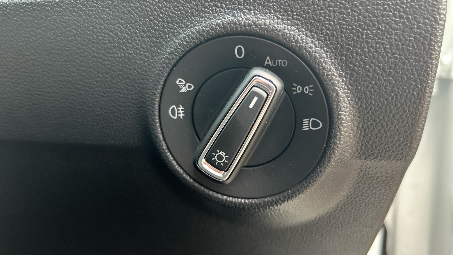 Used Volkswagen T-Roc 2025 for sale - 77431554: Photo 25