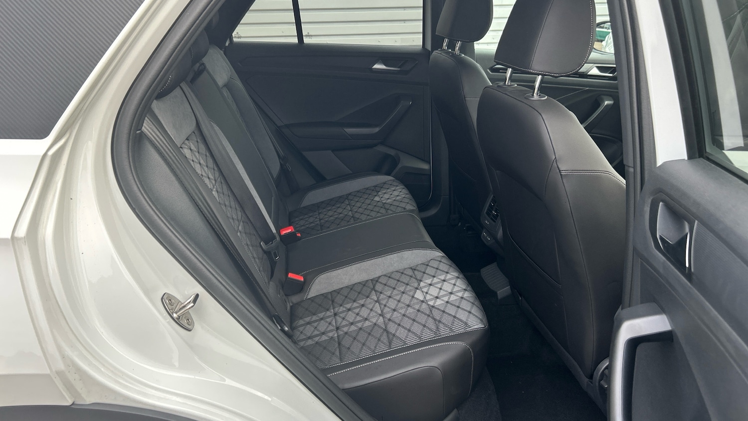 Used Volkswagen T-Roc 2025 for sale - 77431554: Photo 33